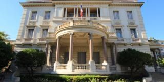 Hôtel Locarno Nice*** : Séjour Art Déco & Accès Facile aux Expositions et Musées de Nice